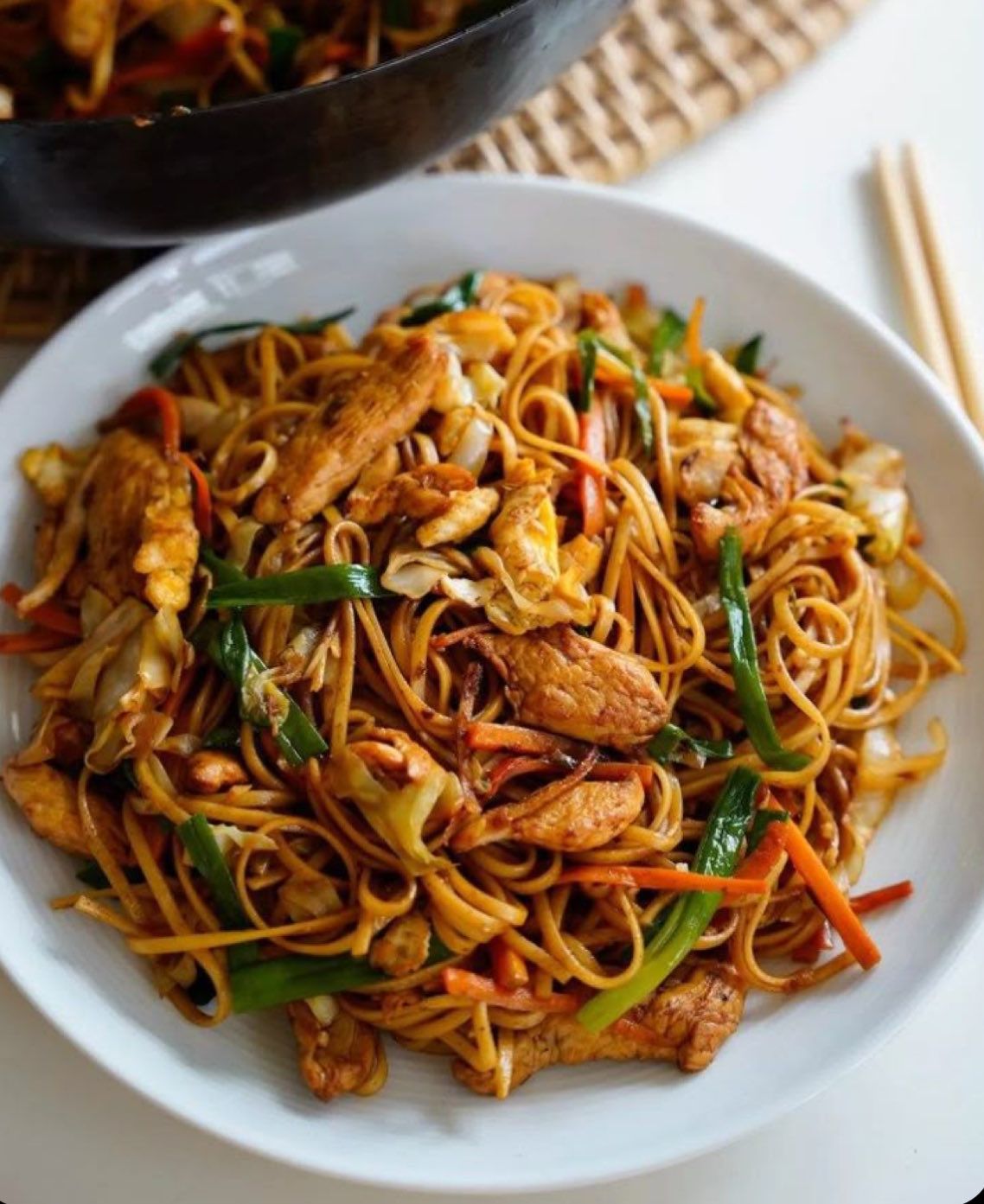 Noodle yanına ne gider ?